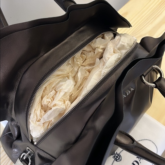 Prada handbag brand new ! - Picture 3 of 5